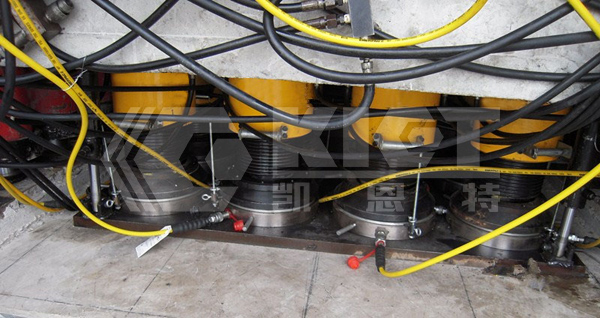 Alternating Jacking of Large Bridges