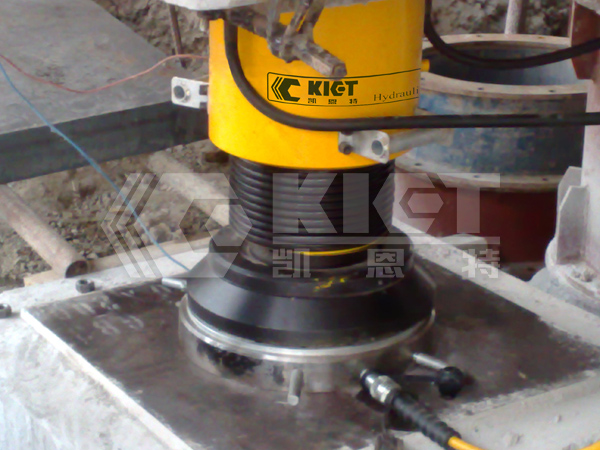 Servo-Following Hydraulic Jacks for Synchronous Lifting in Bridge Construction