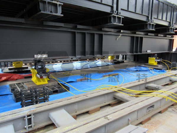 Jack-up System for Synchronous Jacking and Positioning of Large Steel Structures