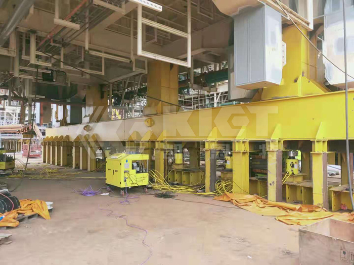 Hydraulic Jacking Arrangement