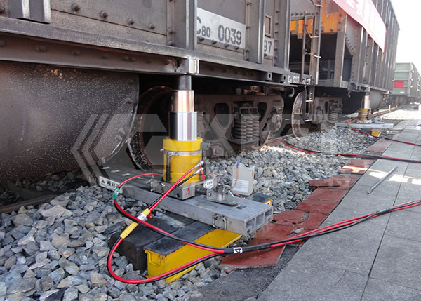 Locomotive Re-railing Hydraulic Systems are used to jack up and re-rail locomotives after derailment.