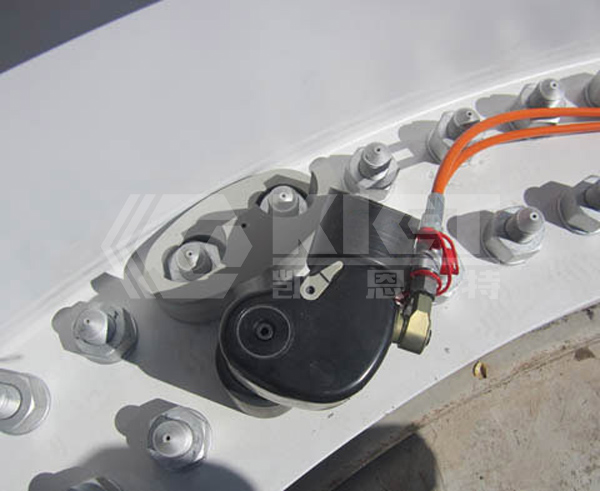 Hydraulic Wrenches for Bolt Pre-tightening of Wind Turbine Tower and Nacelle