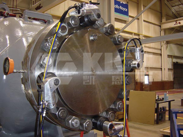 Four-Point Synchronous Hydraulic Torque Wrenches for Pressure Vessel Flange Pre-tightening in Chemical Plants