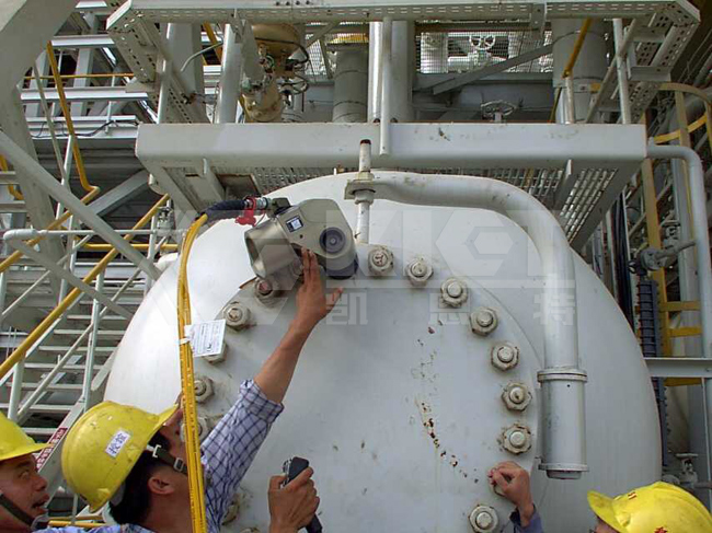 Pressure Vessel Bolt Tightening in Chemical Plants