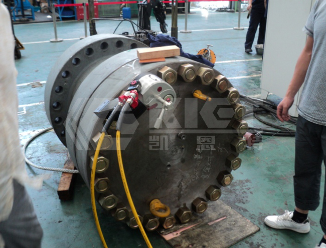 Flange Bolt Pre-tightening for Petroleum Equipment