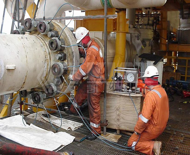 Hydraulic Bolt Tensioners for Pressure Vessel Bolt Pre-tightening in Refineries