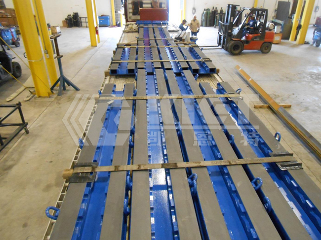 Self-Propelled Modular Transporters