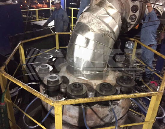 Synchronized Tensioning and Pre-tightening of High-Pressure Pipeline Flanges