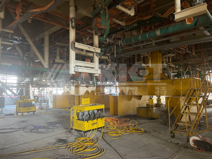 Connection of Hydraulic Weighing Jacks and Weighing System Completed
