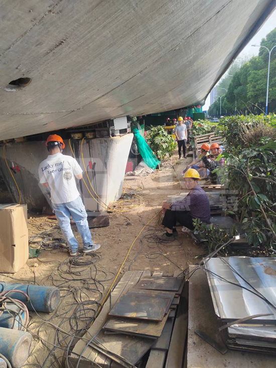 Synchronous lifting and Bearing Replacement for Elevated Ramp Construction