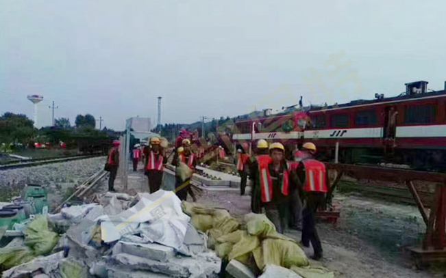 Multi-Point Synchronized Lifting System for High-Speed Railway Slab Track Fine Adjustment Projects