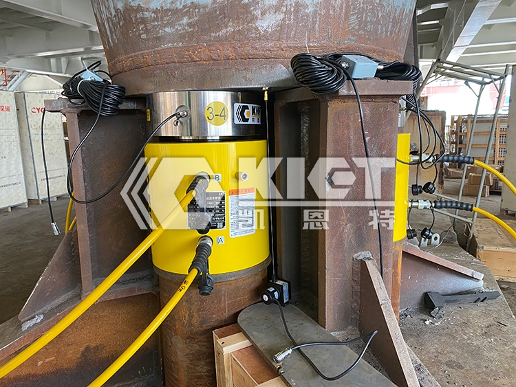 Each Weighing Hydraulic Jack Features a 400-Ton Lifting Capacity