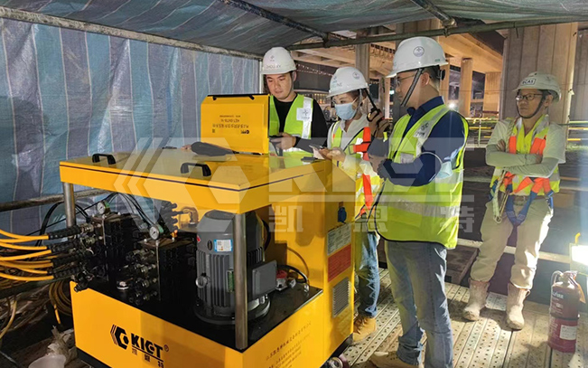 Intelligent Control Synchronous Lifting Hydraulic System for Elevated Bridge Bearing Replacement at Singapore's Jurong East Transport Hub