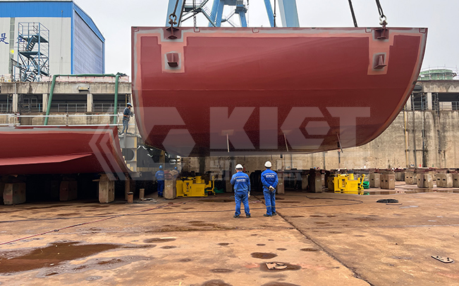 Fully Automatic 3D Adjustment Hydraulic Equipment for Hull Section Positioning in Large Shipyards