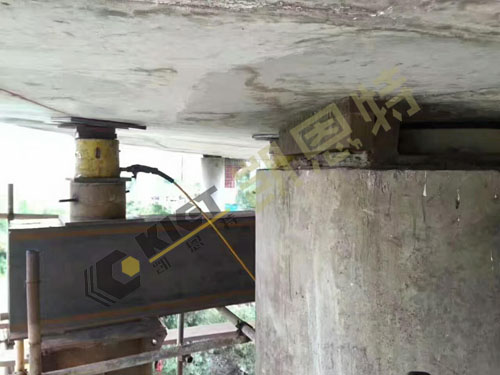 Synchronous lifting hydraulic system is used for replacing the rubber bearing on site of the basin bearing Synchronous lifting hydraulic system is used for replacing the rubber bearing on site of the basin bearing