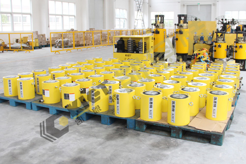 Single-acting electro-hydraulic jack