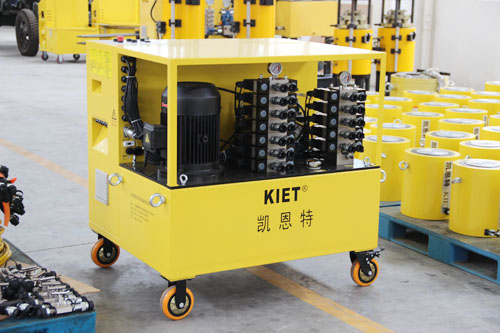 24-point pulse width control synchronous lifting hydraulic system