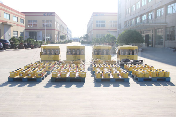 4 synchronous lifting systems and 100 hydraulic jacks for bridge synchronous lifting