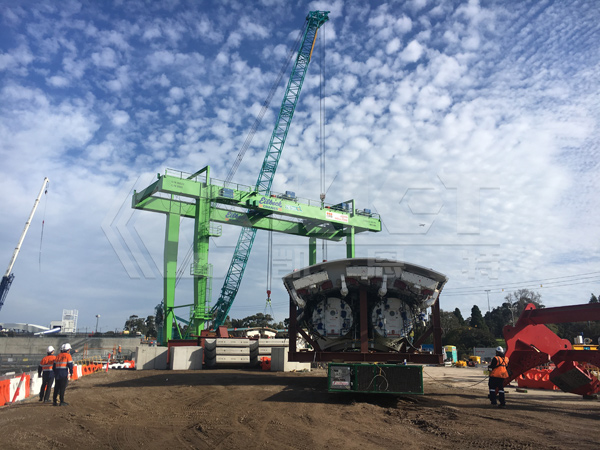 Synchronous lifting hydraulic cylinder hoisting preparation