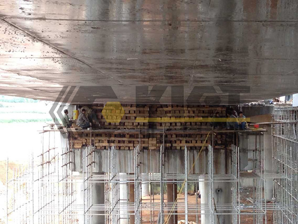 Bridge lifting and falling beam site in Yunnan Province
