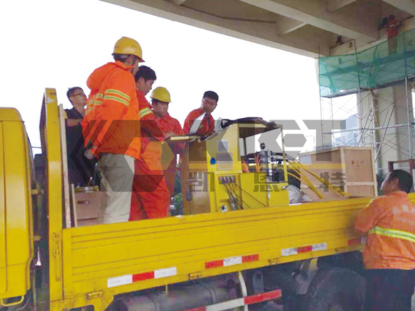 12-point intelligent control synchronous lifting hydraulic system