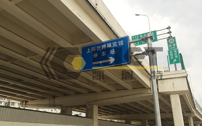 Intelligent control of synchronous lifting hydraulic system for bearing replacement of Shanghai Lupu Bridge