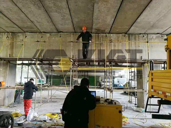 Synchronous lifting construction site