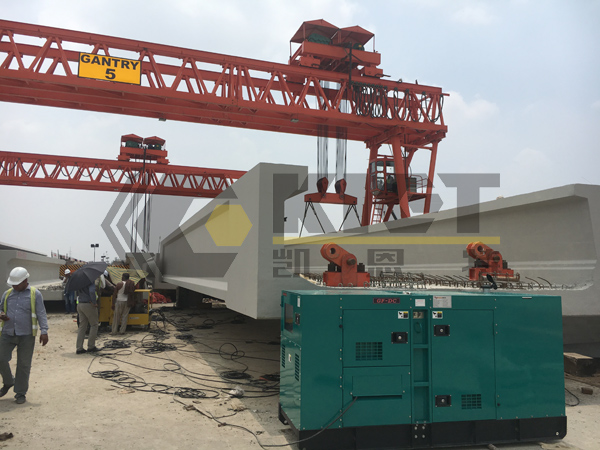 Use 4-point intelligent control synchronous lifting hydraulic system to fine-tune the U-beam