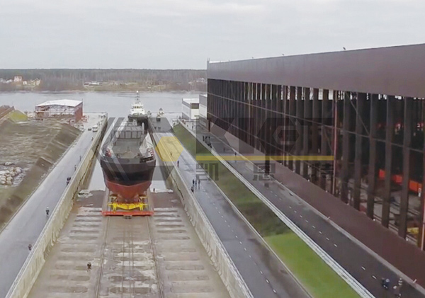 Intelligent Heavy-Duty Transfer Trolley for Overall Transportation of Vessels