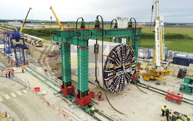 Heavy-Duty Self-Climbing Synchronous Lifting System for Synchronous Lifting of Drilling Platforms