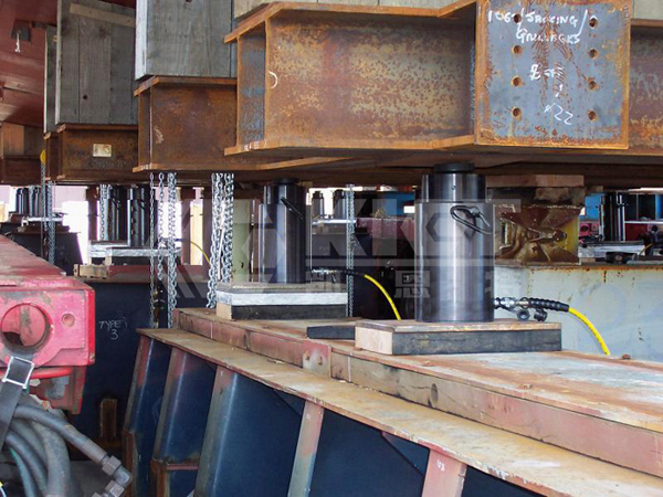 Aluminum Hydraulic Cylinders for Lifting and Installing Large Steel Structures