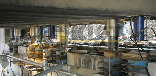 Mechanical piers are used for bridge deck lifting support