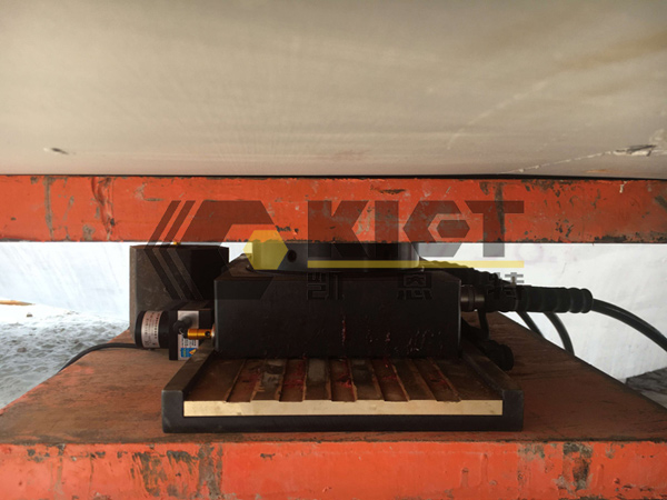 2D hydraulic jack for bridge construction
