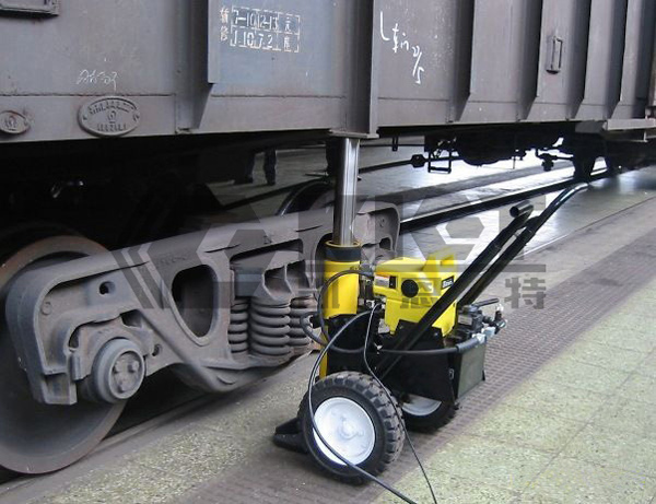 Portable Hydraulic Jacks for Locomotive Repair and Maintenance
