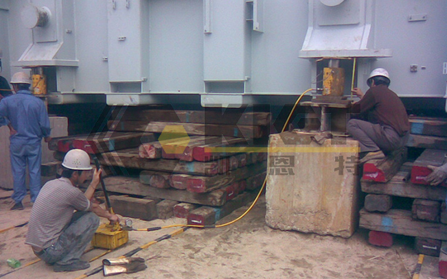 Hydraulic cylinders for Lifting Large Equipment