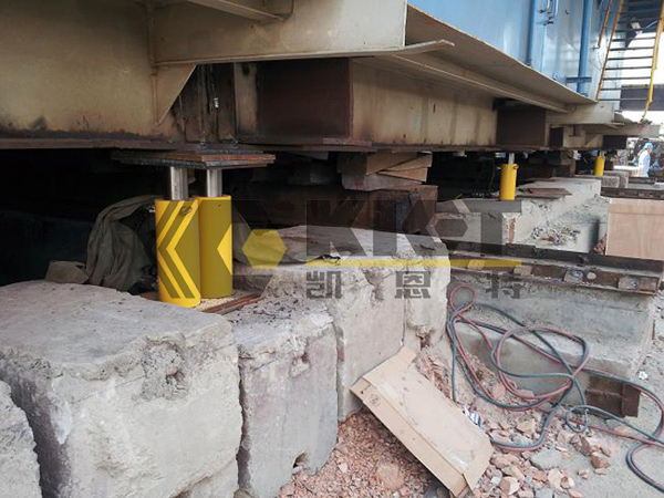 High-Tonnage Hydraulic Jacks for Ship Hull Lifting