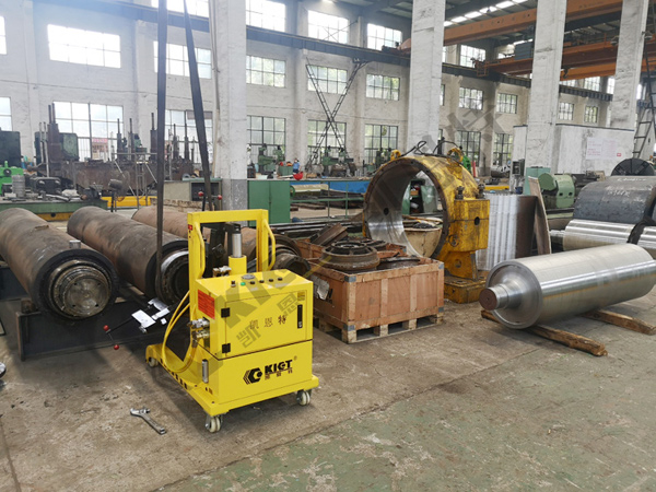 Automatic Lifting Electric Hydraulic Puller for Bearing Disassembly of Rolling Mill Rolls