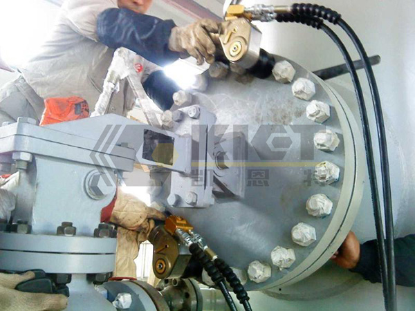One-to-Two Driven Hydraulic Torque Wrench for Power Plant Pressure Vessel Maintenance