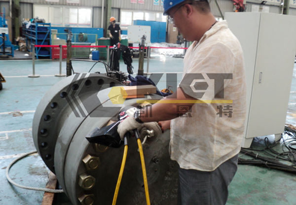 Hydraulic Torque Wrench Applications in the Petroleum Industry
