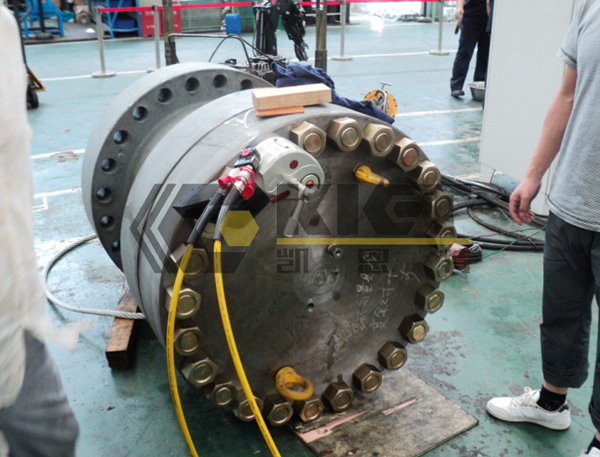 Driven Hydraulic Torque Wrench for Flange Pre-Tightening in Petroleum Equipment