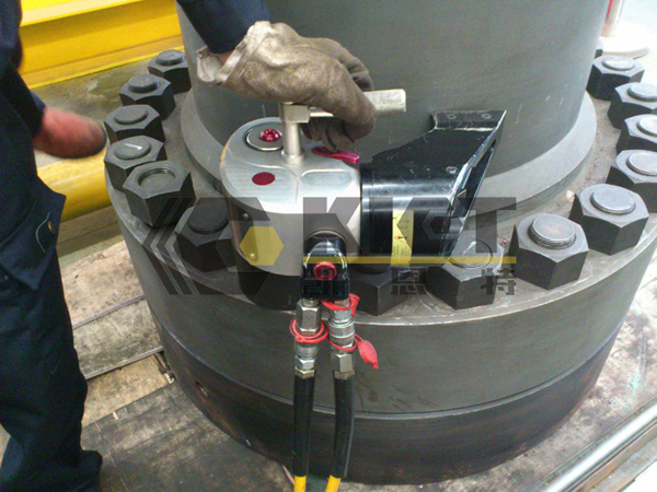 Applications of Driven Hydraulic Torque Wrenches in the Petrochemical Industry