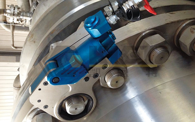 Applications of Hollow Hydraulic Torque Wrenches in Industrial Bolting