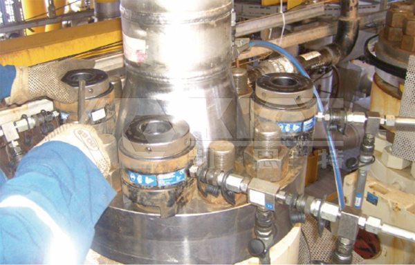 Hydraulic Bolt Tensioner for Synchronized Bolt Tensioning and Pre-tightening of Pipeline Flanges