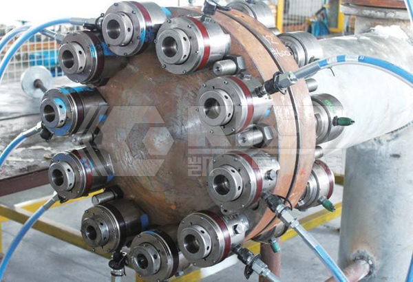 Hydraulic Bolt Tensioner for Synchronized Bolt Tensioning and Pre-tightening of Pipeline Flanges