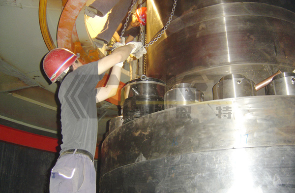 Hydraulic Bolt Tensioner for Hydropower Applications