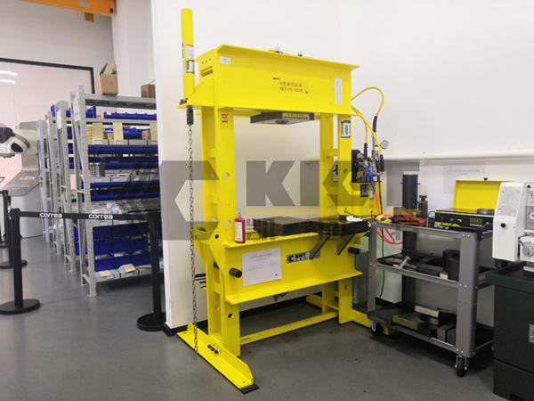 Hydraulic Press on-site application