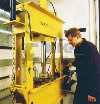IPE Series Hydraulic Press in use