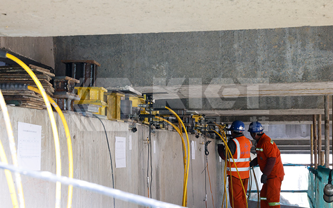 Frequency conversion control synchronous lifting hydraulic system is used in the expansion lifting project of Huai’an section of Beijing-Shanghai Expressway