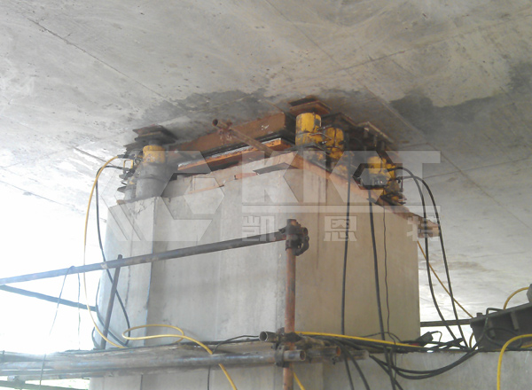 Single-Acting Low-Profile Hydraulic Cylinders for Lifting and Replacing Rubber Bearings in Bridge Maintenance