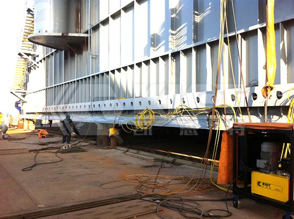 Single-Acting Low-Profile Hydraulic Cylinders for Lifting and Installation of Large Generators